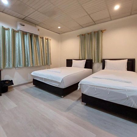 Chaiwat Hostel Bangkok Exterior photo