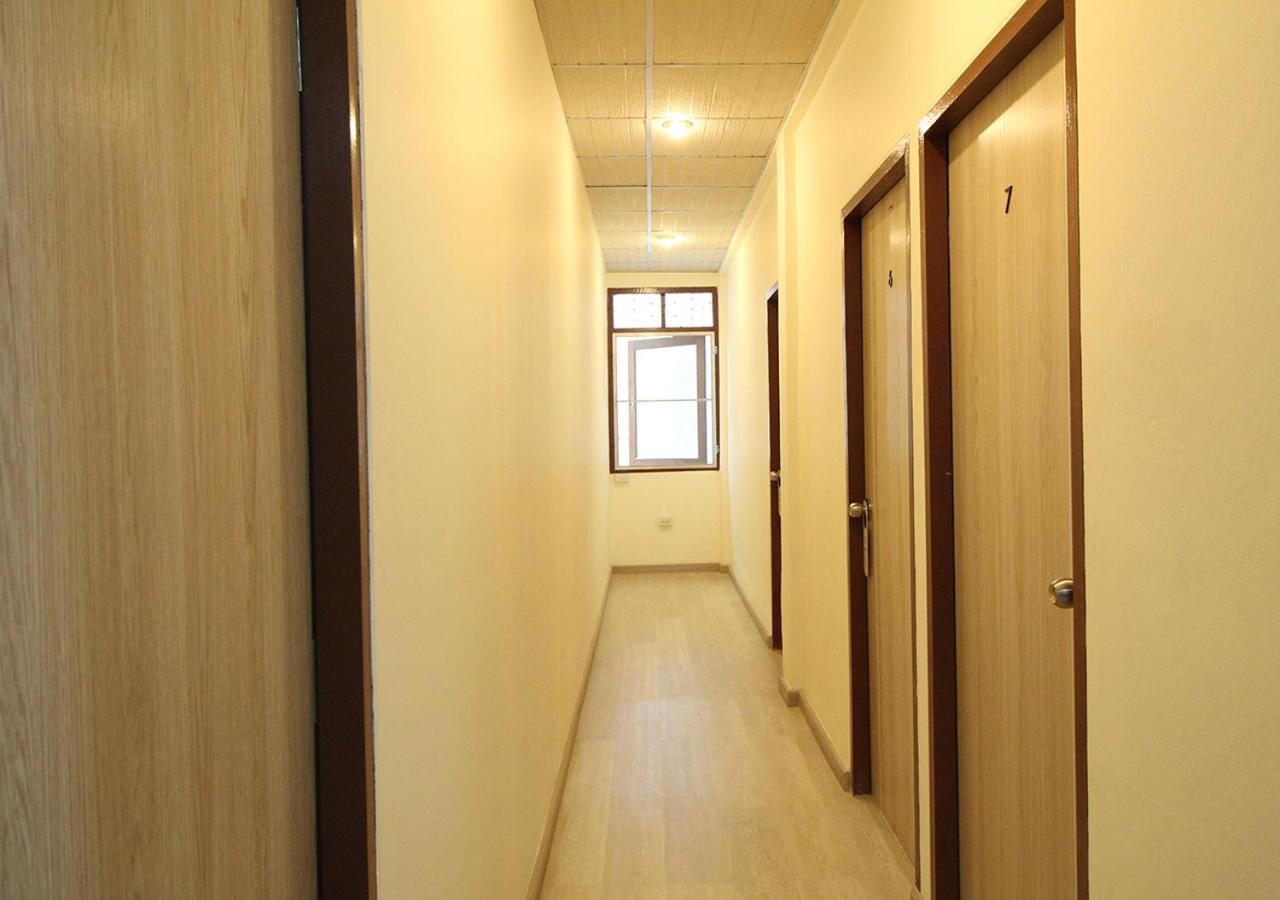Chaiwat Hostel Bangkok Exterior photo