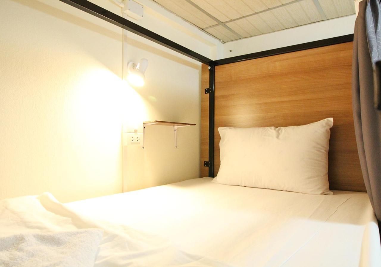 Chaiwat Hostel Bangkok Exterior photo